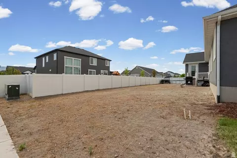 Exterior - 4674 N Ibapah St #830, Eagle Mountain, UT 84005 photo 3 of 5