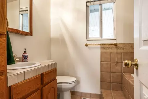Bath - 8745 S 1595 E, Sandy, UT 84093 photo 4 of 6