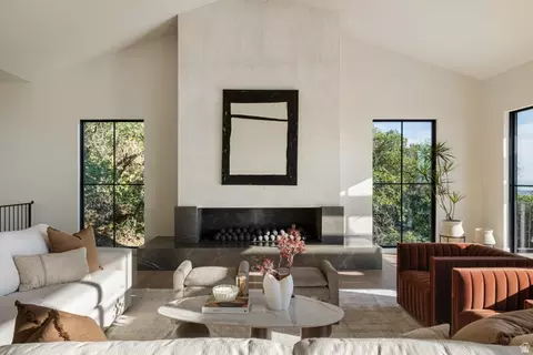 Living - 3726 N Devonshire Dr, Provo, UT 84604 photo 2 of 5