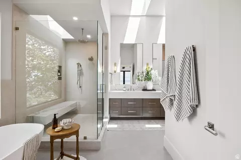 Bath - 3726 N Devonshire Dr, Provo, UT 84604 photo 2 of 8
