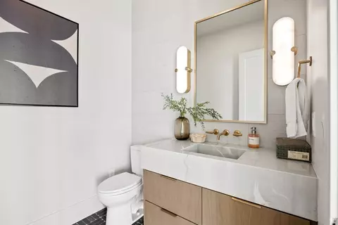 Bath - 3726 N Devonshire Dr, Provo, UT 84604 photo 1 of 8