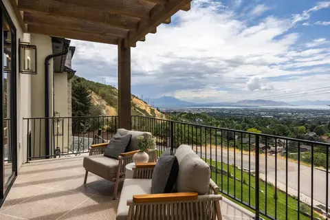 Exterior - 3726 N Devonshire Dr, Provo, UT 84604 photo 5 of 18