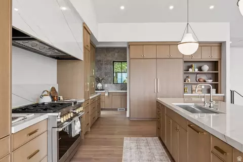 Kitchen - 3726 N Devonshire Dr, Provo, UT 84604 photo 7 of 9
