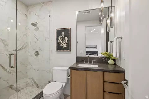 Bath - 3726 N Devonshire Dr, Provo, UT 84604 photo 6 of 8