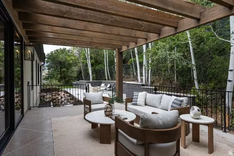 Exterior - 3726 N Devonshire Dr, Provo, UT 84604 photo 6 of 18
