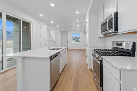 Kitchen - 1304 E 1670 N, Payson, UT 84651 photo 2 of 2