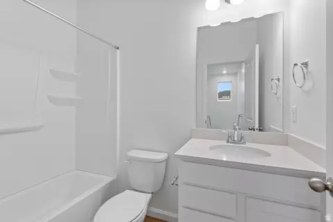 Bath - 1304 E 1670 N, Payson, UT 84651 photo 2 of 2
