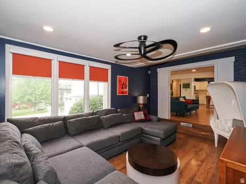 Living - 4601 S Creekview Cir, Murray, UT 84107 photo 7 of 7