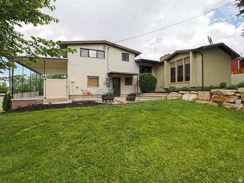 Exterior - 4601 S Creekview Cir, Murray, UT 84107 photo 4 of 7