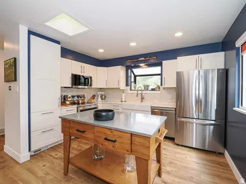 Kitchen - 4601 S Creekview Cir, Murray, UT 84107 photo 1 of 5