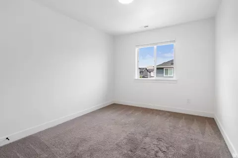 Bedroom - 4579 E Golden Autumn Vw, Eagle Mountain, UT 84005 photo 5 of 6
