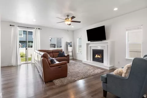 Living - 4579 E Golden Autumn Vw, Eagle Mountain, UT 84005 photo 1 of 1