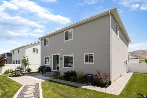 Exterior - 4579 E Golden Autumn Vw, Eagle Mountain, UT 84005 photo 3 of 8