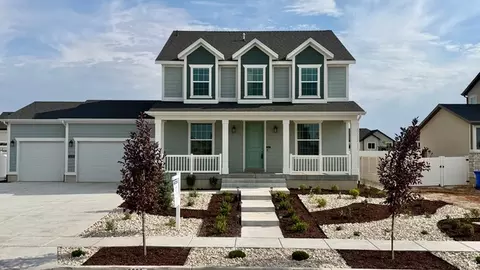 3233 W 2500 N, Clinton, UT 84015