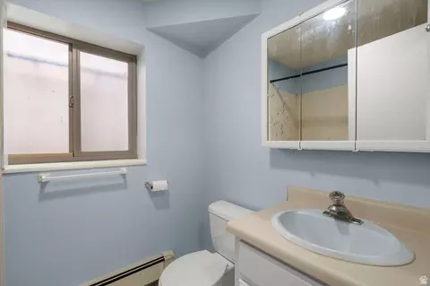 Bath - 448 N 100 E, Orem, UT 84057 photo 5 of 6