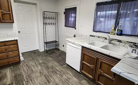 Kitchen - 85 E 300 N, Ferron, UT 84523 photo 3 of 5