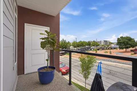 Exterior - 460 E Depot St #113, Clearfield, UT 84015 photo 3 of 4