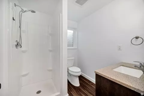 Bath - 517 W 260 N, Smithfield, UT 84335 photo 3 of 4