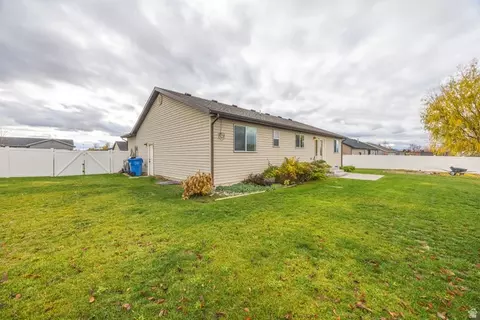 Exterior - 517 W 260 N, Smithfield, UT 84335 photo 2 of 9