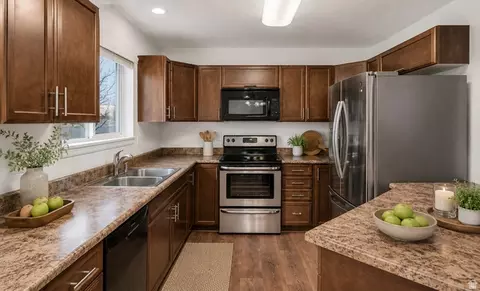 Kitchen - 517 W 260 N, Smithfield, UT 84335 photo 2 of 2