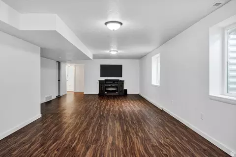 Living - 517 W 260 N, Smithfield, UT 84335 photo 3 of 3