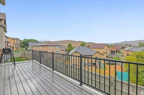 Exterior - 2947 E Lookout Dr, Eagle Mountain, UT 84005 photo 7 of 10