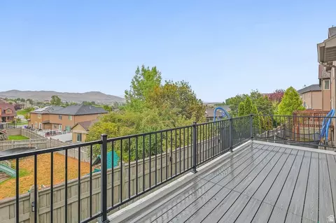 Exterior - 2947 E Lookout Dr, Eagle Mountain, UT 84005 photo 6 of 10