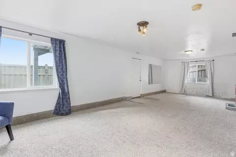 Living - 2947 E Lookout Dr, Eagle Mountain, UT 84005 photo 3 of 4