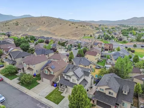 View/Area - 2947 E Lookout Dr, Eagle Mountain, UT 84005 photo 3 of 6