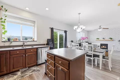 Kitchen - 2947 E Lookout Dr, Eagle Mountain, UT 84005 photo 5 of 5
