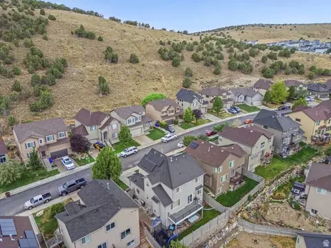 View/Area - 2947 E Lookout Dr, Eagle Mountain, UT 84005 photo 4 of 6