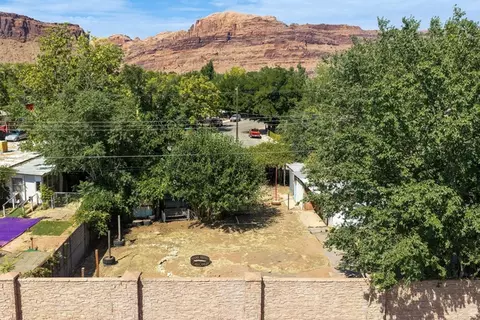 Exterior - 502 N Cliffview Dr, Moab, UT 84532 photo 3 of 13