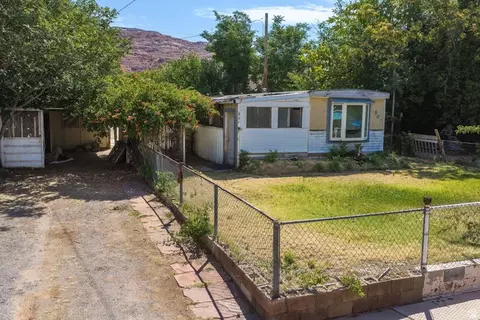 Exterior - 502 N Cliffview Dr, Moab, UT 84532 photo 2 of 13