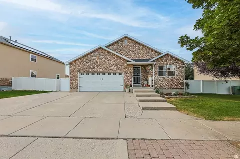 6748 W Shumard Oak Dr S, West Jordan, UT 84088