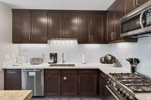 Kitchen - 2331 Mesa Rd #D-4, Moab, UT 84532 photo 5 of 5