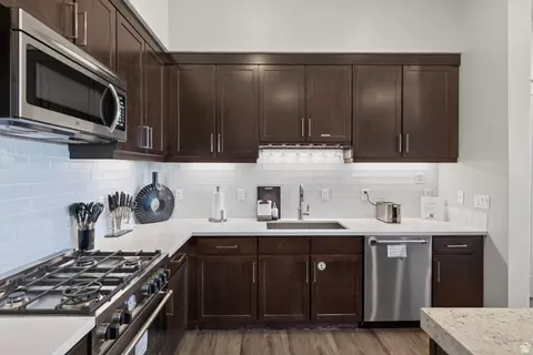 Kitchen - 2331 Mesa Rd #D-11, Moab, UT 84532 photo 4 of 5
