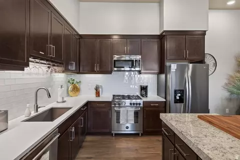 Kitchen - 2332 Mesa Rd #F-10, Moab, UT 84532 photo 3 of 4