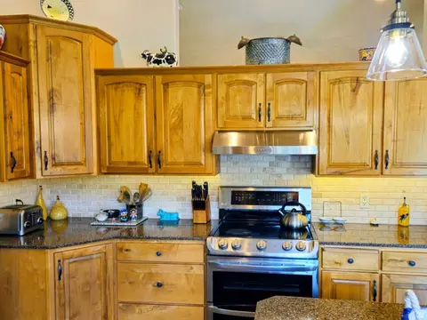 Kitchen - 802 E 3200 N, Preston, ID 83263 photo 3 of 4