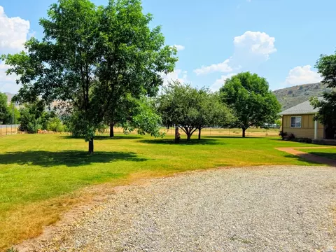 Exterior - 802 E 3200 N, Preston, ID 83263 photo 1 of 18