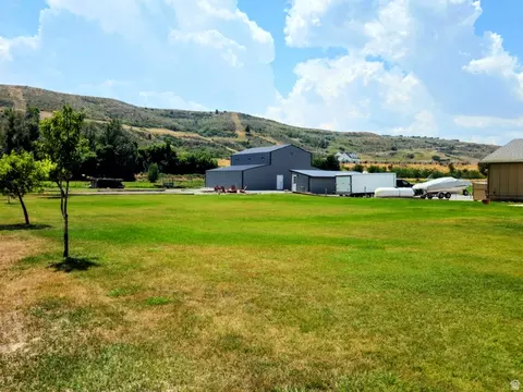 Exterior - 802 E 3200 N, Preston, ID 83263 photo 12 of 18