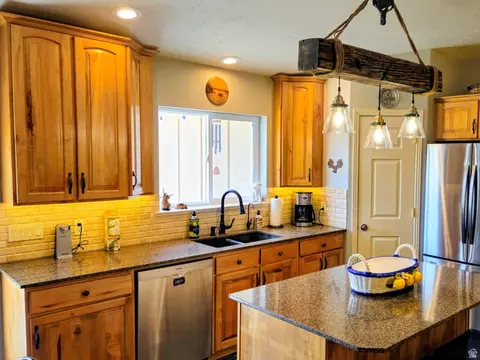 Kitchen - 802 E 3200 N, Preston, ID 83263 photo 2 of 4