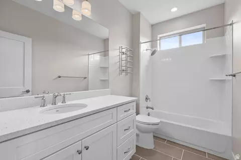Bath - 10392 S Beetdigger Blvd E, Sandy, UT 84070 photo 3 of 3