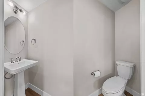 Bath - 10392 S Beetdigger Blvd E, Sandy, UT 84070 photo 1 of 3