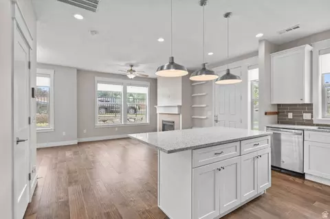 Living - 10392 S Beetdigger Blvd E, Sandy, UT 84070 photo 4 of 7