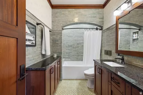 Bath - 1167 E Briar Ave, Provo, UT 84604 photo 2 of 4