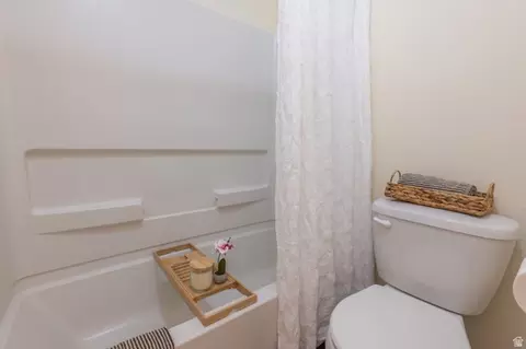 Bath - 74 E Resaca Dr S #B6, Sandy, UT 84070 photo 2 of 5
