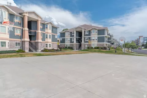 Exterior - 74 E Resaca Dr S #B6, Sandy, UT 84070 photo 2 of 2