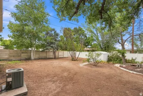 Exterior - 845 E Larkspur Dr, Sandy, UT 84094 photo 7 of 11