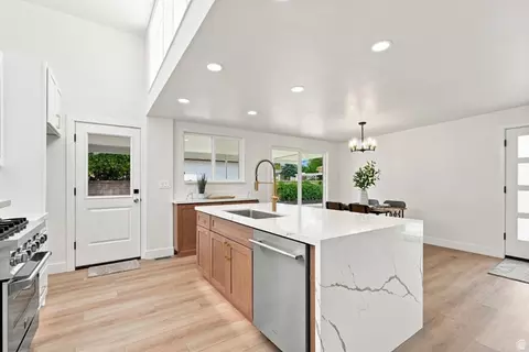 Kitchen - 845 E Larkspur Dr, Sandy, UT 84094 photo 7 of 10