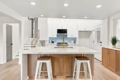 Kitchen - 845 E Larkspur Dr, Sandy, UT 84094 photo 3 of 10